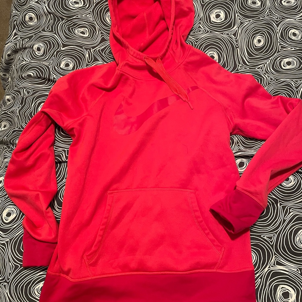 Hot pink Nike therma fit hoodie